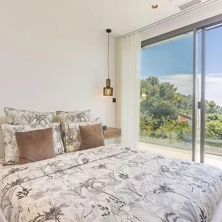 Vila Superbe Neuve A La Ciotat, 105 M2, Jacuzzi